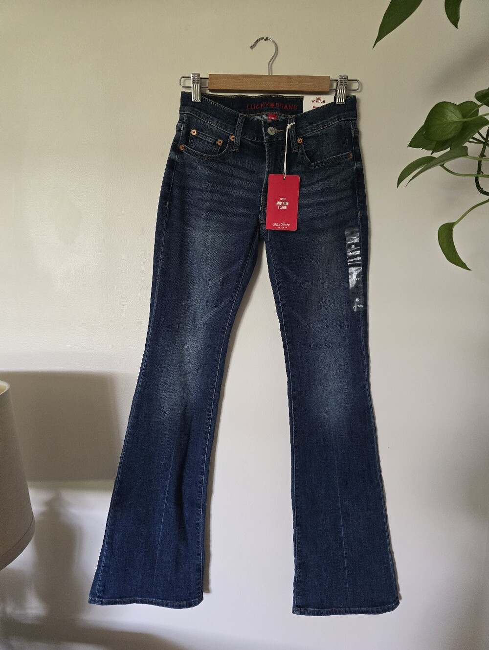 New Lucky Brand Size 00/24 Sweet Mid Rise Flare Jeans